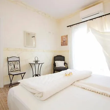 Puerto Del Carmen Sleeps 8 Pool Air Con Wifi