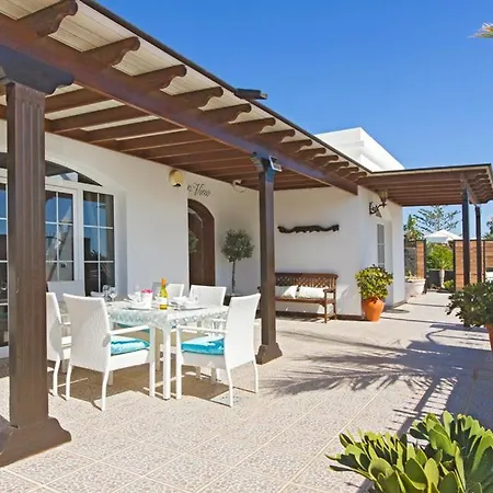 Vila Puerto Del Carmen Sleeps 8 Pool Air Con Wifi Puerto del Carmen (Lanzarote)